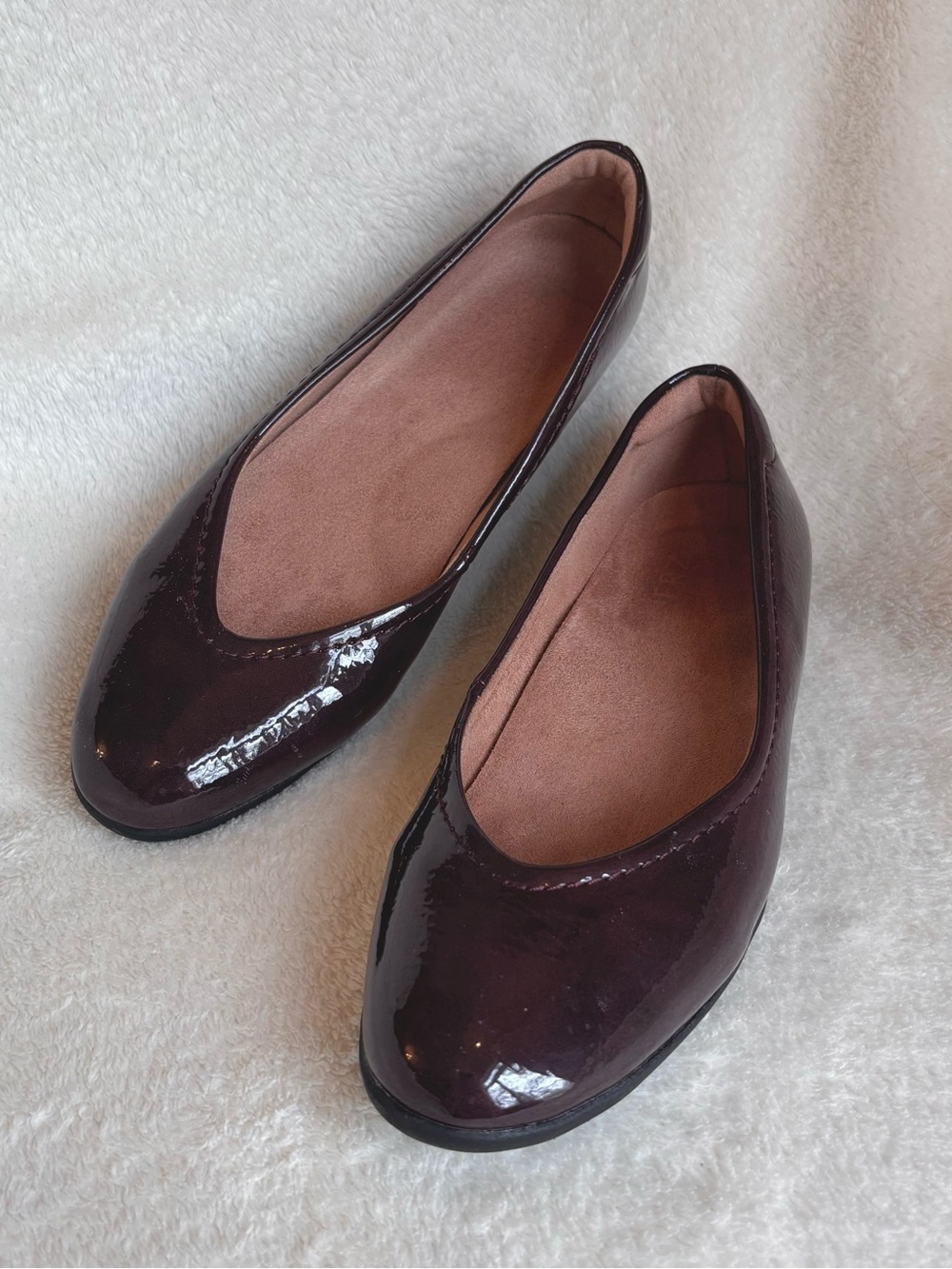 Naturalizer Vivienne Burgundy Patent Flats